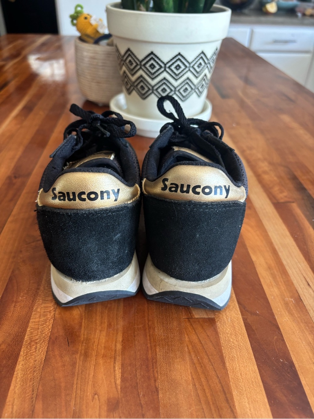 Saucony Women’s Black and Gold Retro-Style Sneakers - Picture 4 of 6